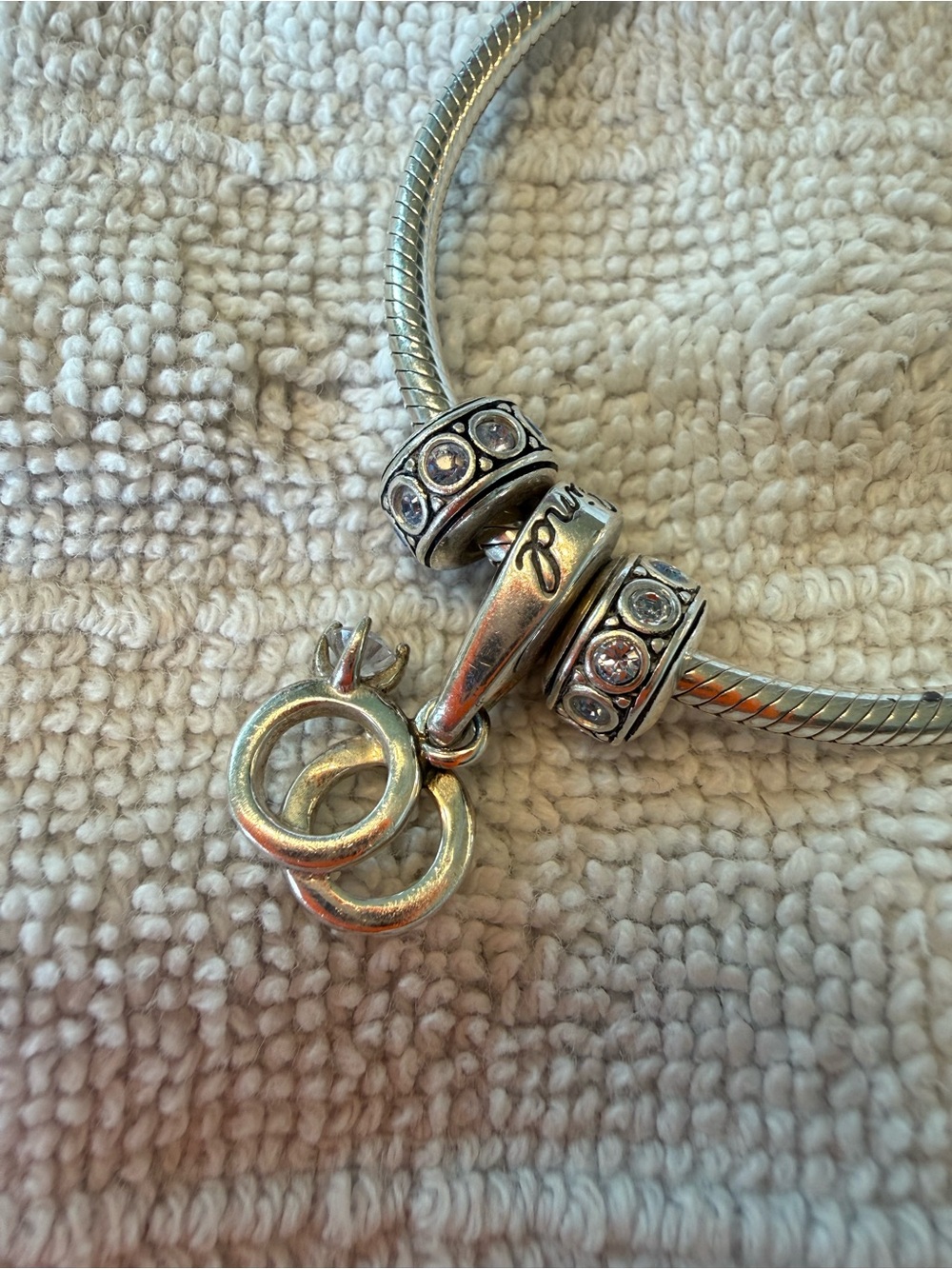 Chamilia Silver Interlocking Ring Dangle Bracelet Charm
